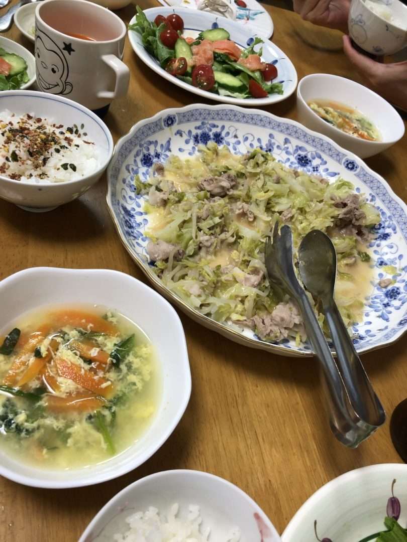 ３月からは大皿料理が増えました